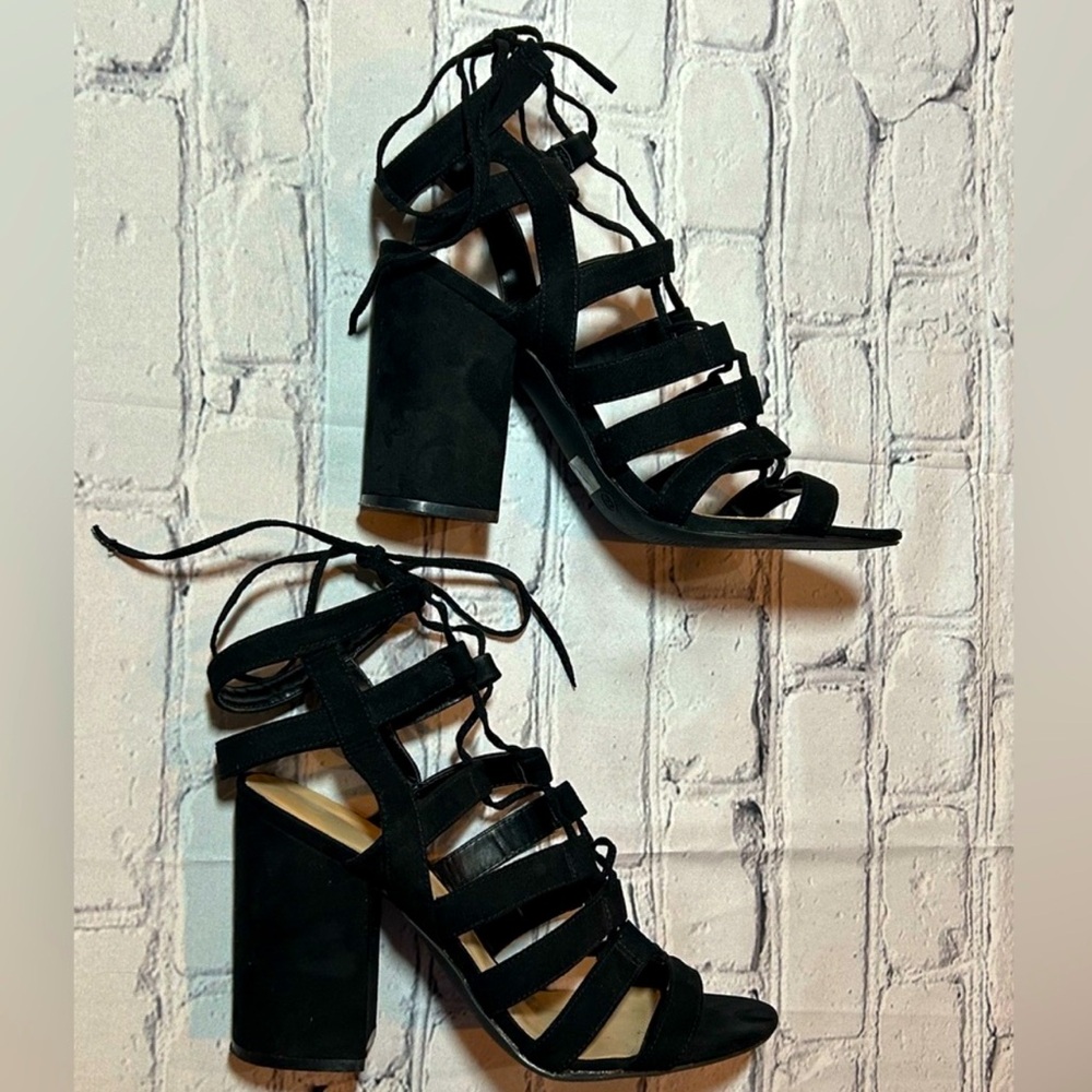 Wild Diva Black Strappy Up Tie Women's Heels Sandals Size 9